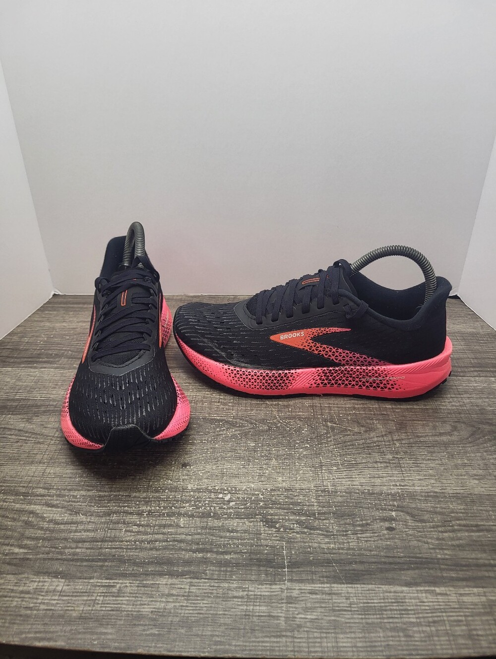 Brooks Hyperion Tempo Black Pink Running Shoes Women's Size 8